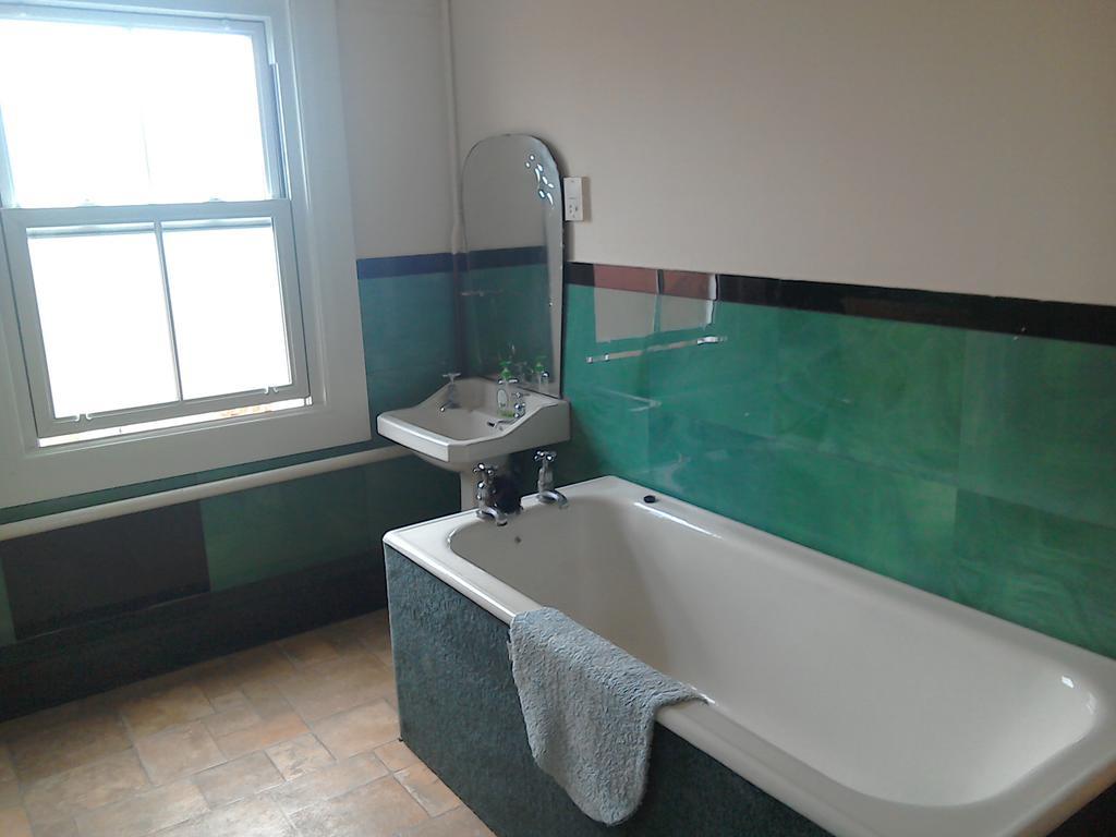 Station Hotel Hucknall エクステリア 写真