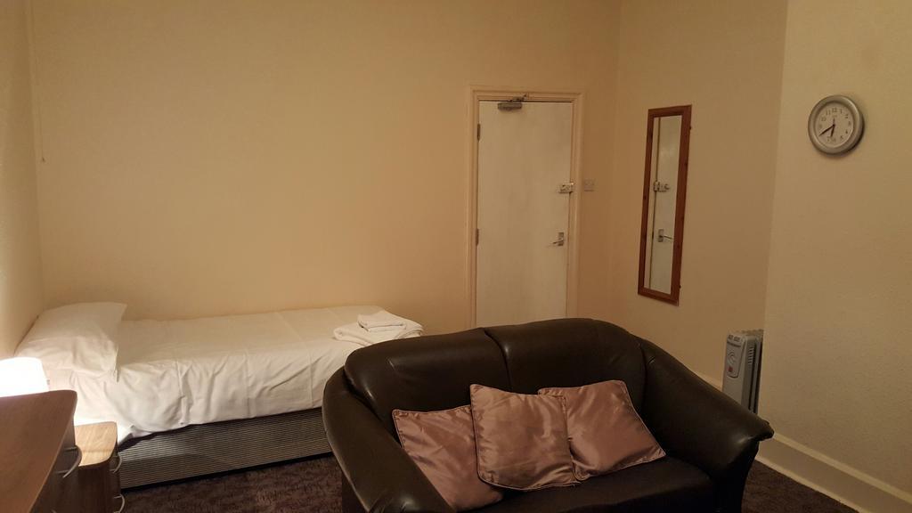 Station Hotel Hucknall エクステリア 写真